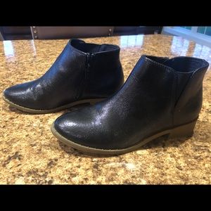 Old Navy Blue Shimmer ankle boot